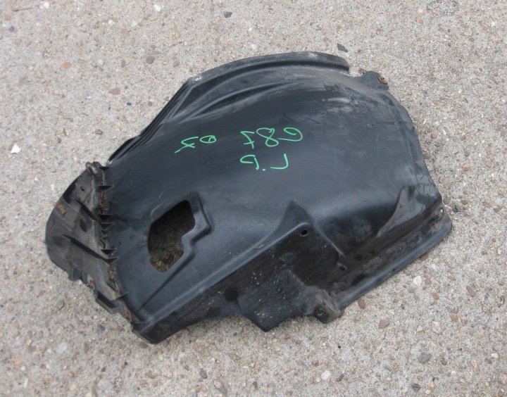 BMW E87 5D 07R pare boue sinistre avant avant partie de 7059375