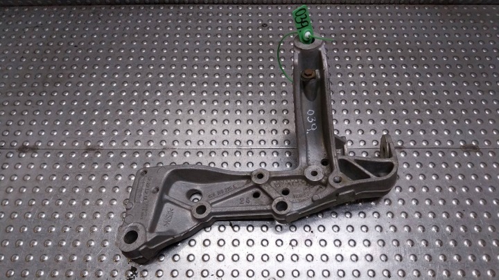 Stütze des Querlenkers links vorne 1K0199295E GOLF V AUDI A3 8P LEON II CADDY III