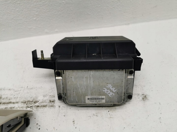 modul Kasten KOMFORTU CHRYSLER 300C P04692230AF