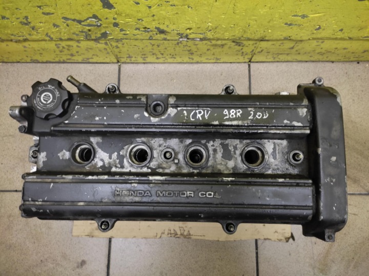 HONDA CRV and 2.0 head. of the engine P75-8
