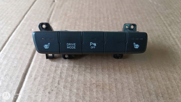 HYUNDAI BAYON switch DRIVE MODE heating seats 93300Q0050