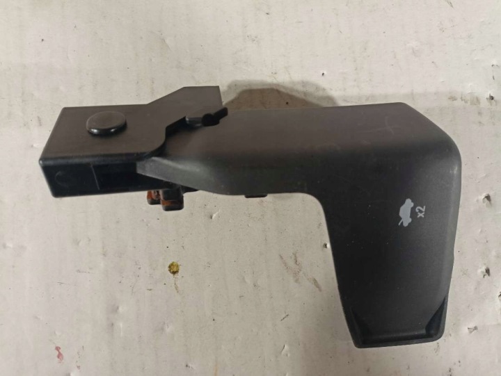 bracket bonnets Chevrolet Cruze J400 r2017