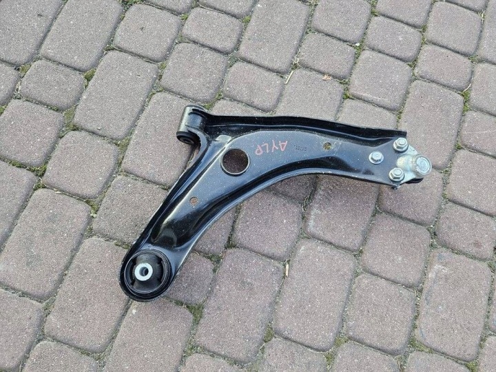 Querlenker vorne vorne links sworzen komplet Toyota Aygo X 2022r