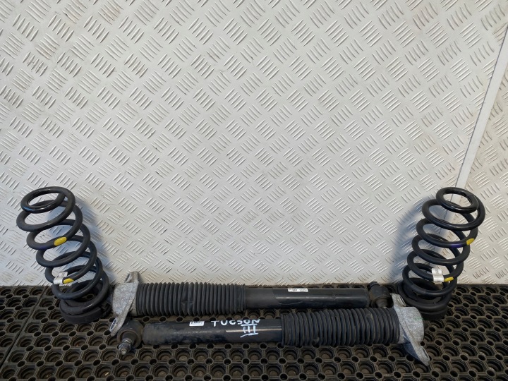 HYUNDAI TUCSON III 15- 2WD shock absorbers rear. right left + springs running board