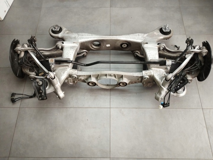 Mercedes-Benz S W222 2014 Renfort pare choc Pont arrière Suspension Arrière A2223505202