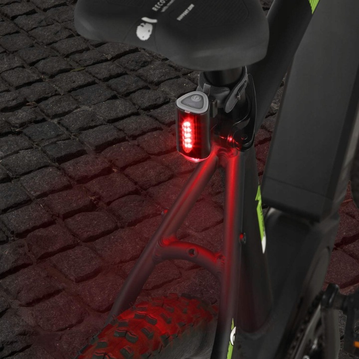 Задній подвійний ліхтар велосипедний акумуляторний LED Fischer 50326 IP44 (вживаний) — фото 7