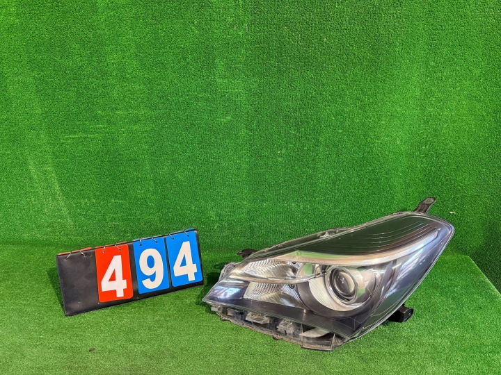 REFLEKTOR left TOYOTA YARIS III LIFT 14-17 nr:494