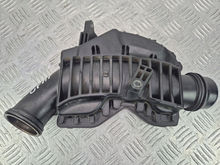 Mercedes ML350 W166 Rezonator ansaug A6421403887 OM642.826