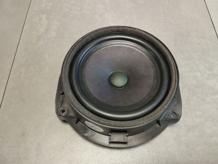 Audi Q3 F3 83A Lautsprecher Tür heck 83A035411