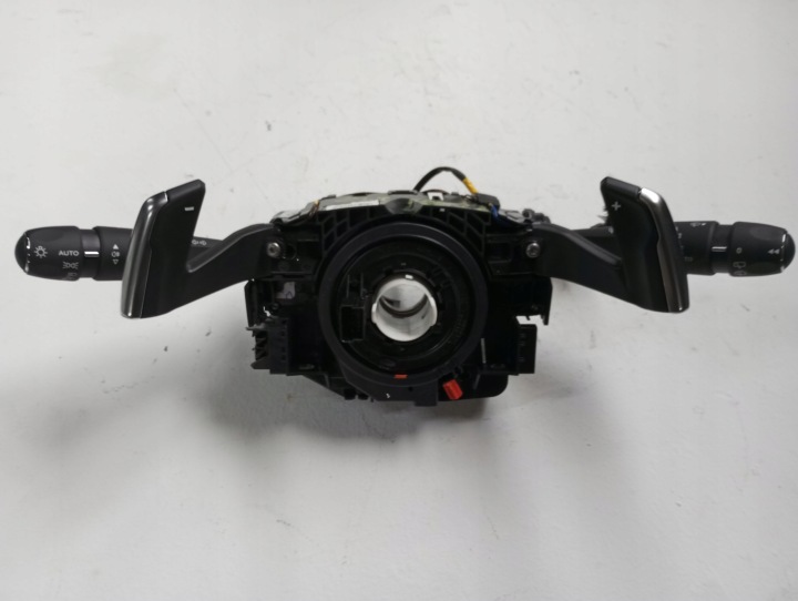switches under the steering wheel ring PEUGEOT 2008 II 96756731ZD