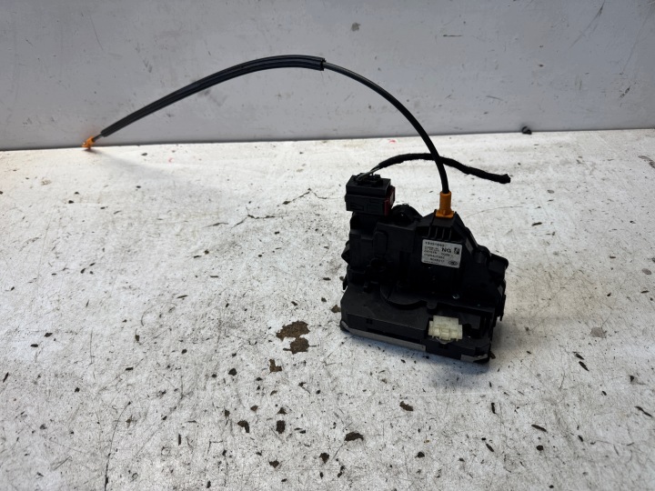 OPEL CORSA E zámek dveře pravý přední předek 13431840 NG EUROPA 6 PIN