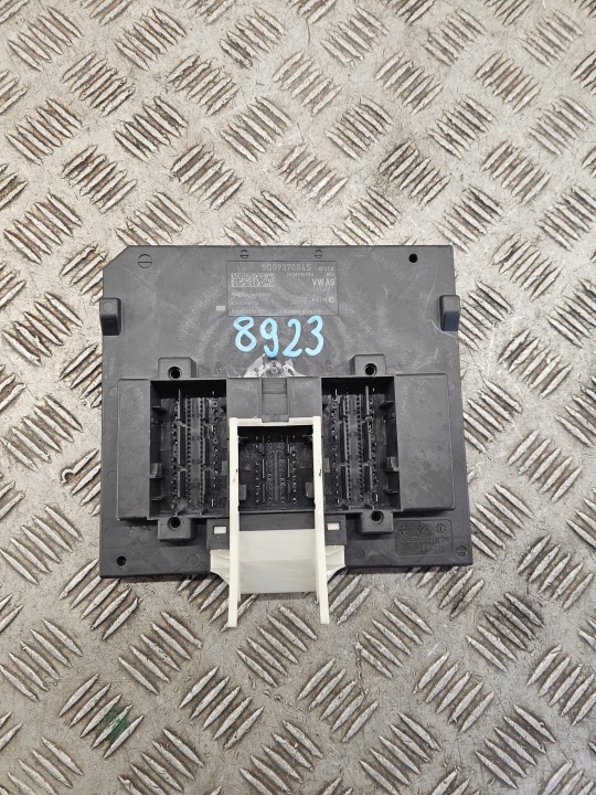 VW GOLF VII LEON III A3 8V modul Bedienteil BCM 5Q0937084S