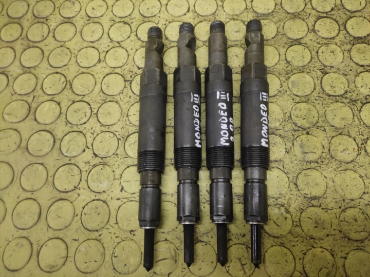FORD MONDEO MK3 2.0 D Einspritzdüse Pumpe-Düse-Einheit 0432133801