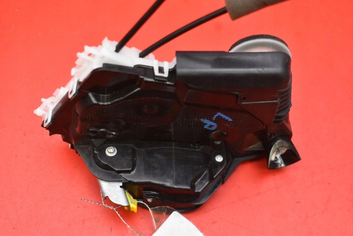 de la Serrure Portière Gauche Avant Avant EU M73-13660-M6 TOYOTA YARIS CROSS 20-25