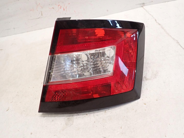 Licht heck hinten rechts SKODA FABIA III HB 2014- 6V6945096