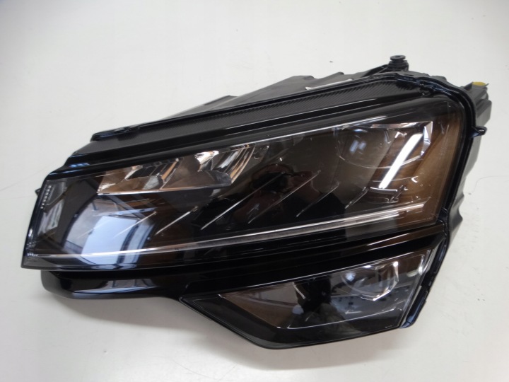 REFLEKTOR Feux phare Gauche SKODA KAROQ 57B941015B