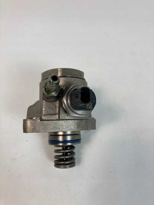 Skoda Fabia Mk3 1.2 B pompe alimentation carburant 04E127026AK