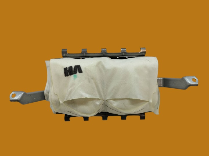 airbag POWIETRZNA airbag right of the passenger EU of the dashboard T27 Toyota Avensis III