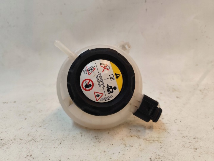 AUDI Q3 II 83A water tank 5Q0121407Q