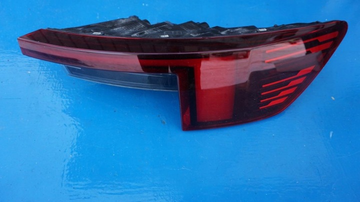 VOLVO POLESTAR 4 - right rear light