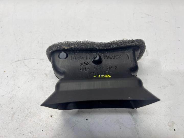 drain POWIETRZNY AUDI Q5 FY 80A857042
