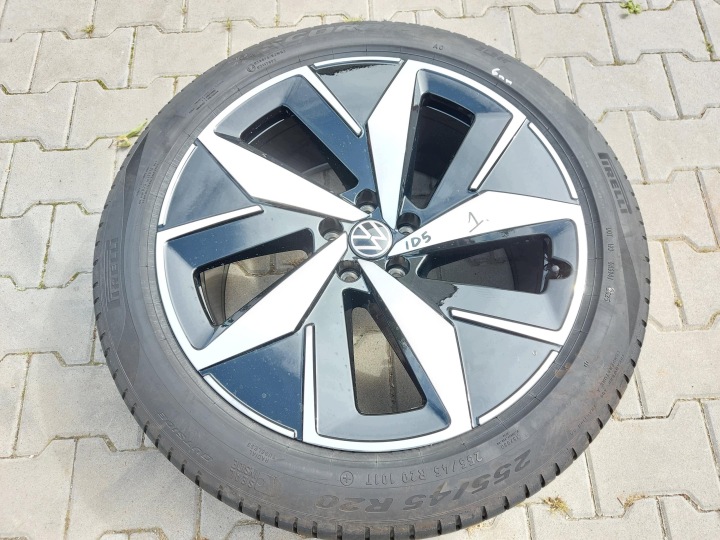 VW ID5 GTX 11E kerék FELGA ALU PIRELLI 255/50/R20 11A601025J
