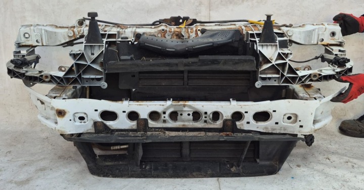 FORD C-MAX MK2 10- Gurten vorne vorne Versteifung Schlossträger AM51-8B041-A