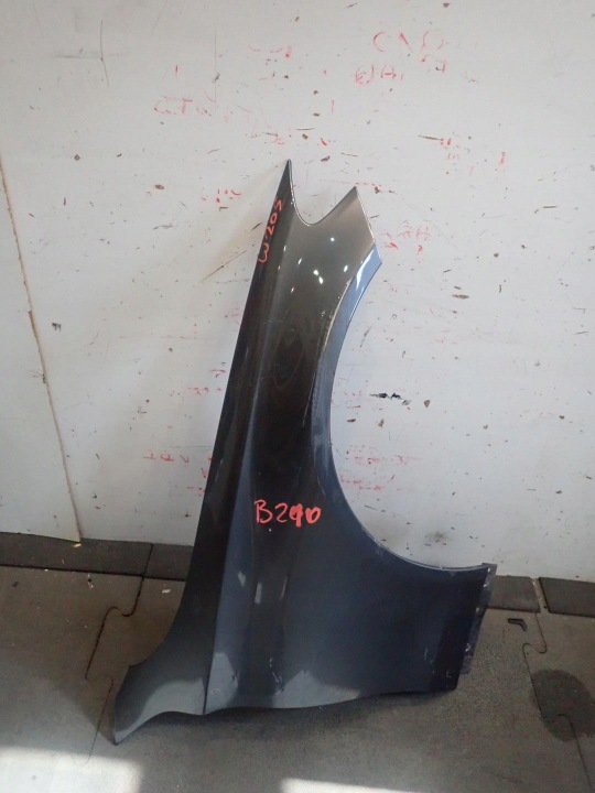 fender front right MERCEDES C-KLASA W205 2014