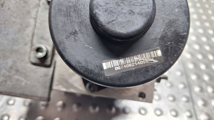 ČERPADLO ABS ŘÍDICÍ JEDNOTKA A2095450332 A0044311912 MERCEDES C W203 CLK W209 8
