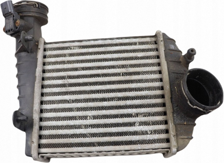 VW PASSAT B5 FL Kühler luft INTERCOOLER links 2.5 TDI 3B0145805J