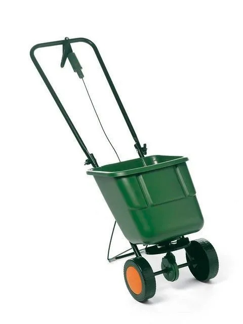 Rotační rozmetadlo pro setí trávy a hnojiva ICL EasyGreen