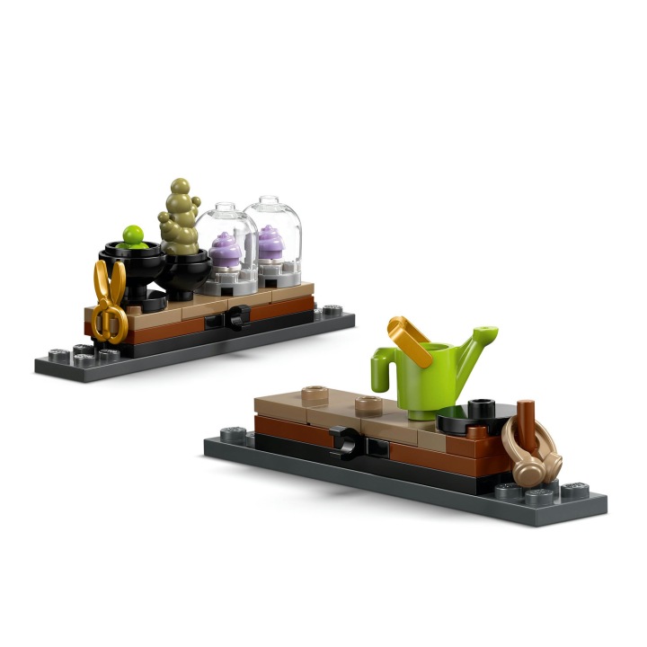 LEGO Harry Potter 76445 Замок Гоґвортс: заняття з травництва — фото 5