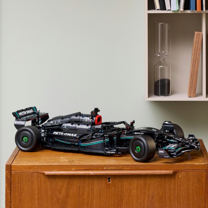 LEGO Technic Mercedes-AMG F1 W14 E Performance 42171 — фото 6