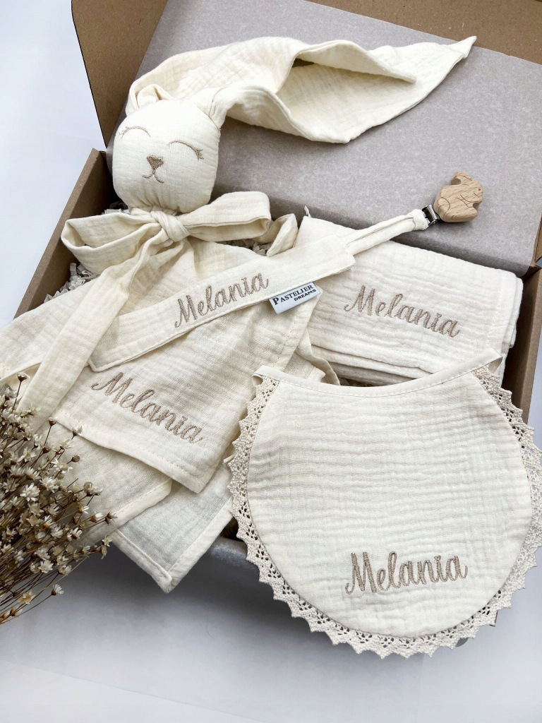 Box z imieniem – personalizowany prezent dla niemowlaka - "Śmietanka"