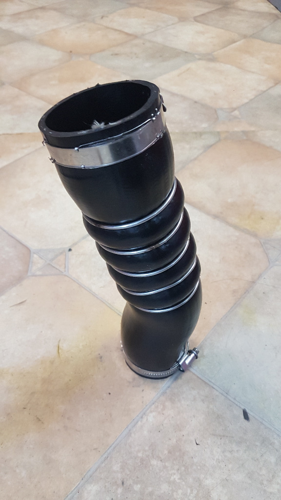 8V0145746A трубка интеркулера ауди rs3 8v 2 5tfsi