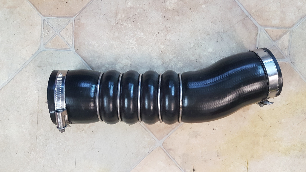 8V0145746A трубка интеркулера ауди rs3 8v 2 5tfsi