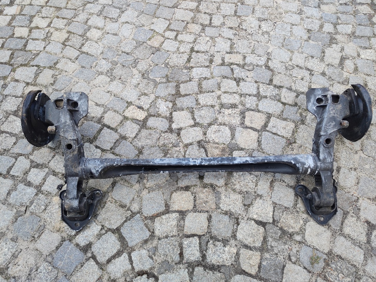 Балка подвески зад opel astra h