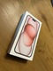 Zdjęcie oferty: Iphone 15 plus 6gb / 128GB Stan Idealny Bateria 94% różowy