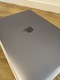 Zdjęcie oferty: Apple MacBook Air 2020 i3 1,1 256/8 GB A2179 jak nowy etui/mysz
