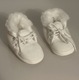 Zdjęcie oferty: Białe buciki niemowlęce z futerkiem