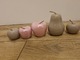 Zdjęcie oferty: Ozdoby ceramiczne jabłko jabłka, gruszka różowe brązowe figurka