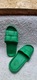 Zdjęcie oferty: Damskie zielone klapki r. 40–41, lekkie i wygodne, nowe
