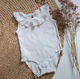 Zdjęcie oferty: Body prazkowane biale Fox&bunny 92 bawelniane z falbanka prazkowany