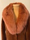 Zdjęcie oferty: Płaszcz z wełny owczej strzyżonej z kołnierzem z lisa rozm S 36 karmelowy