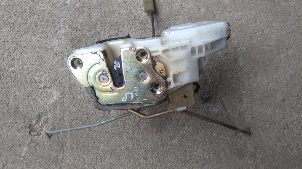 фото №1, Mitsubishi space runner 99-02 замок лівий передній