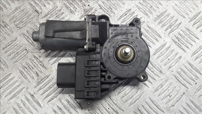 фото №1, Mondeo mk3 моторчик стекло правый задняя 0130821772