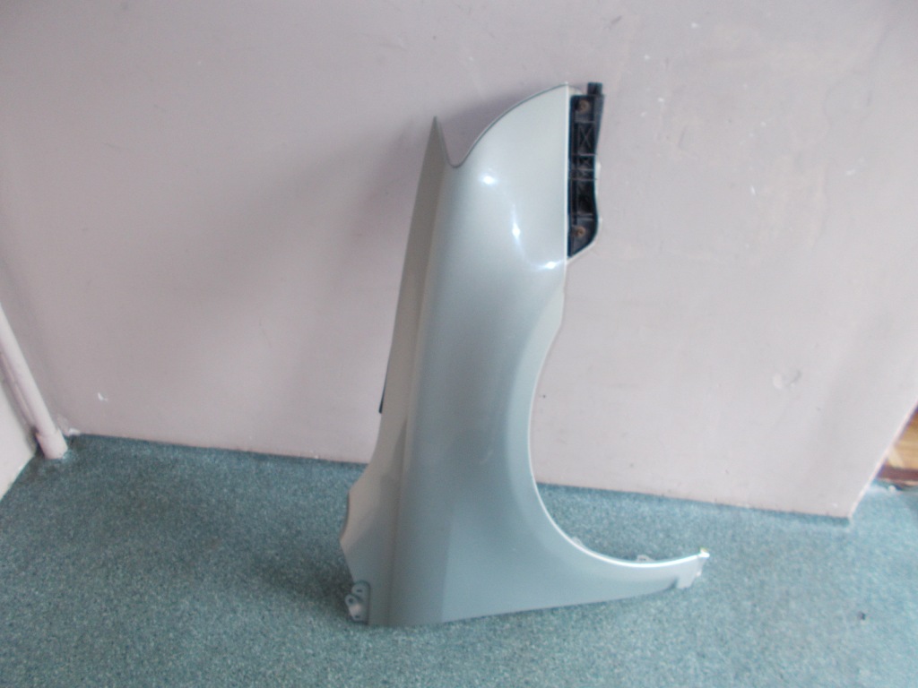 фото №1, Toyota avensis t25 lift крыло передний правый