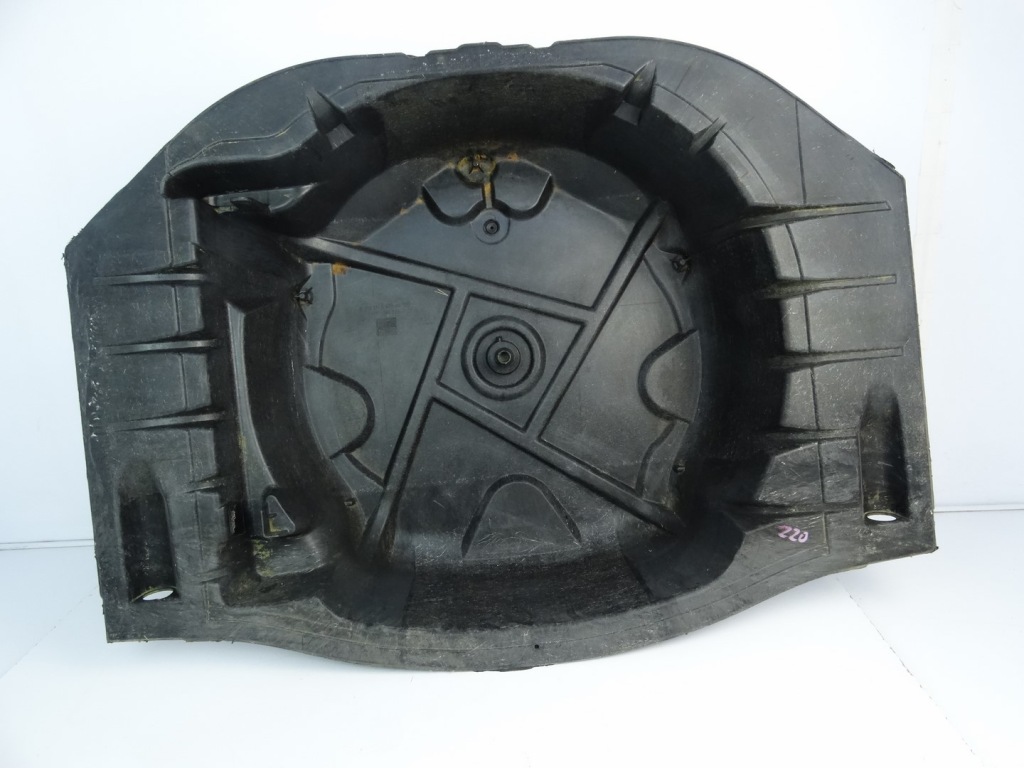 фото №1, Mercedes s w220 вкладыш кронштейн колеса запасного