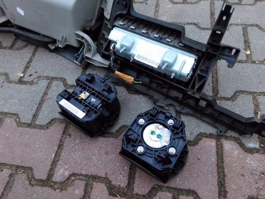 фото №3, Citroen c4 picasso подушка w руль air bag