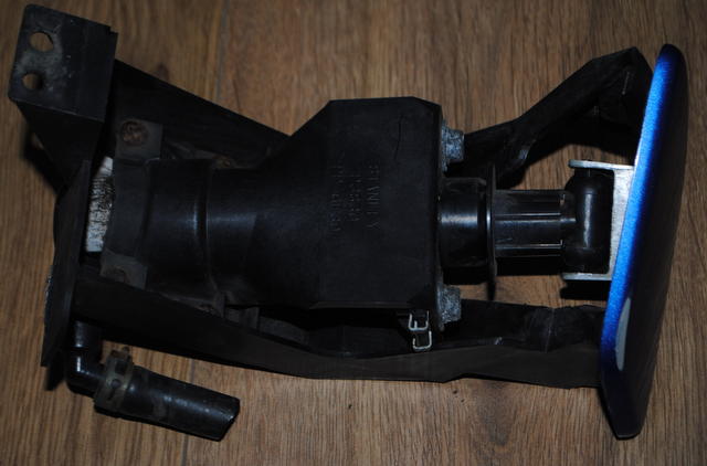 фото №1, Заглушка омыватель лампы левый mazda 3 sport 06-